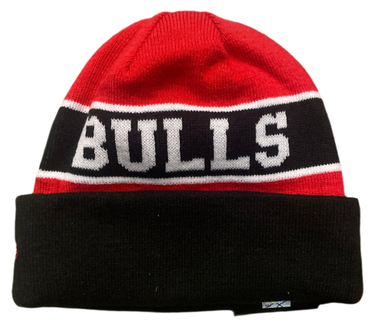 New Era Chicago Bulls Reverse Cuffed Knit product image 2, provided for visual reference and product detail review