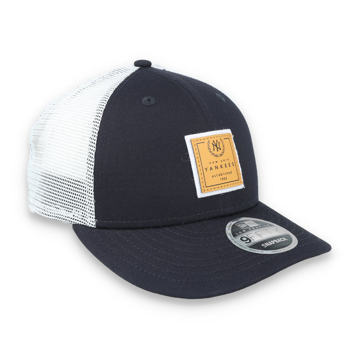 New Era New York Yankees Court Sport Low Profile 9FIFTY Trucker Snapback Hat product image 1, provided for visual reference