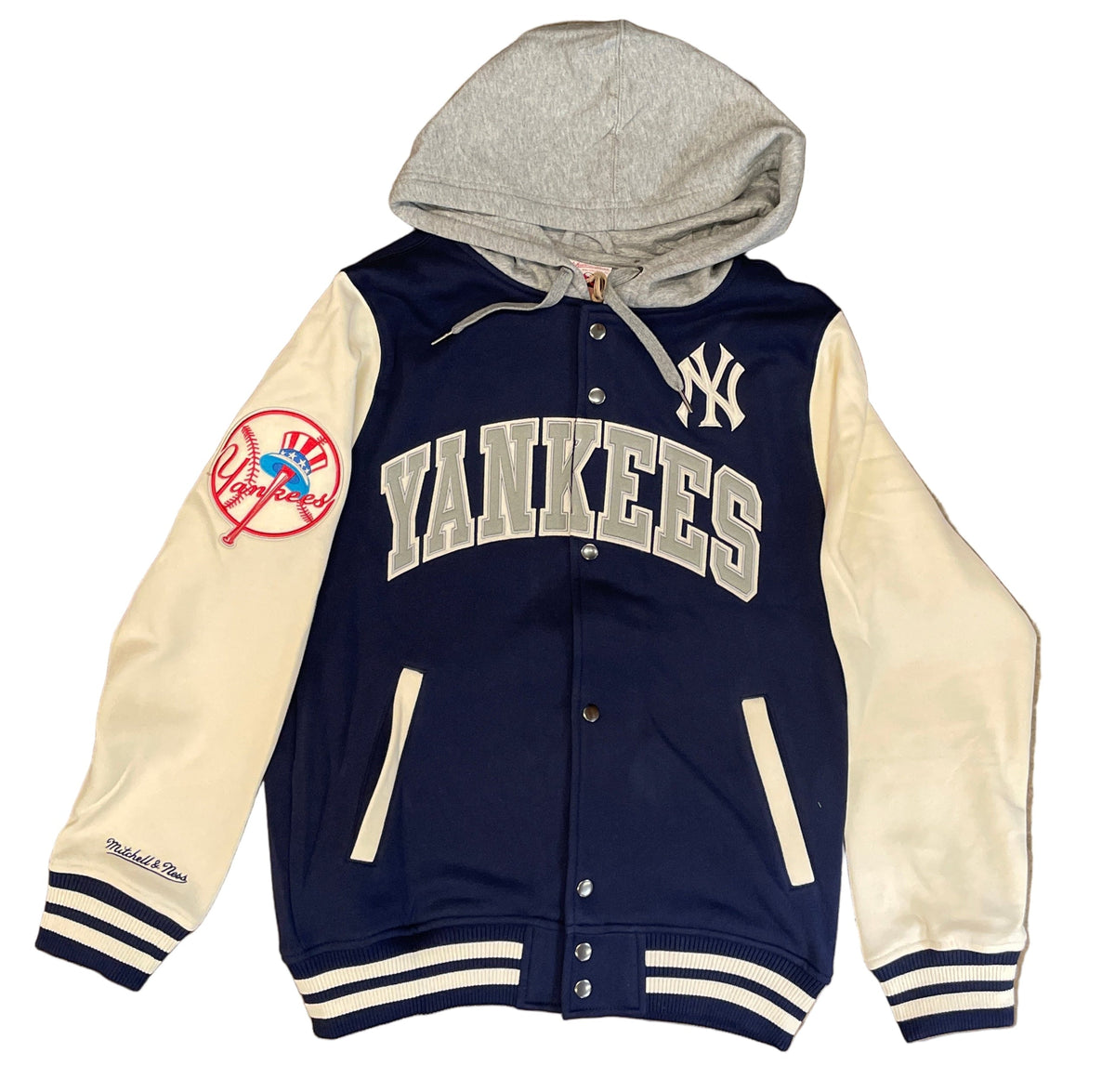 Mitchell & Ness New York Yankees Courtside Fleece Full-Snap Jacket product image 1, provided for visual reference and