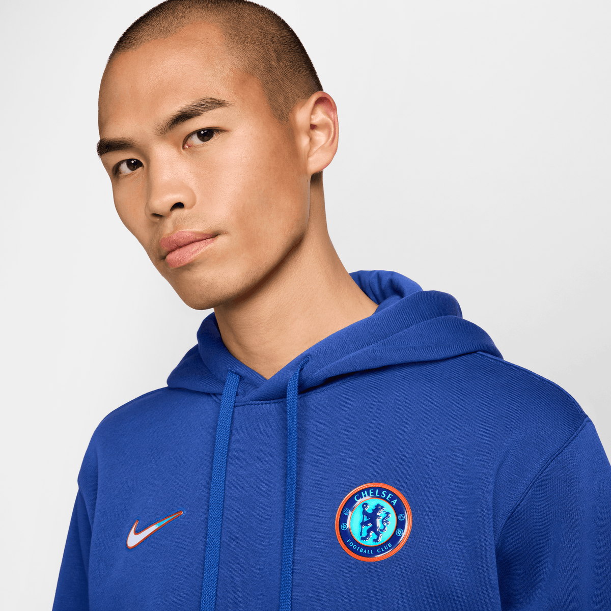 Nike Chelsea FC Club Men Soccer Pullover Hoodie product image 3, provided for visual reference and product detail review