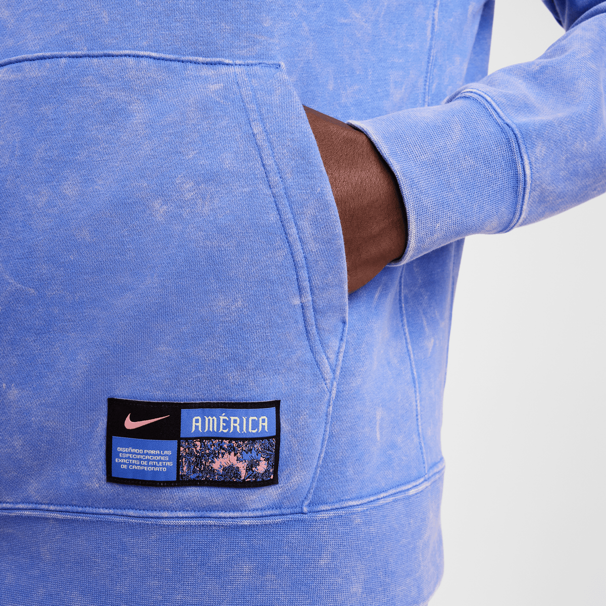 Nike Club América Club Third Soccer French Terry Pullover Hoodie product image 5, provided for visual reference and product