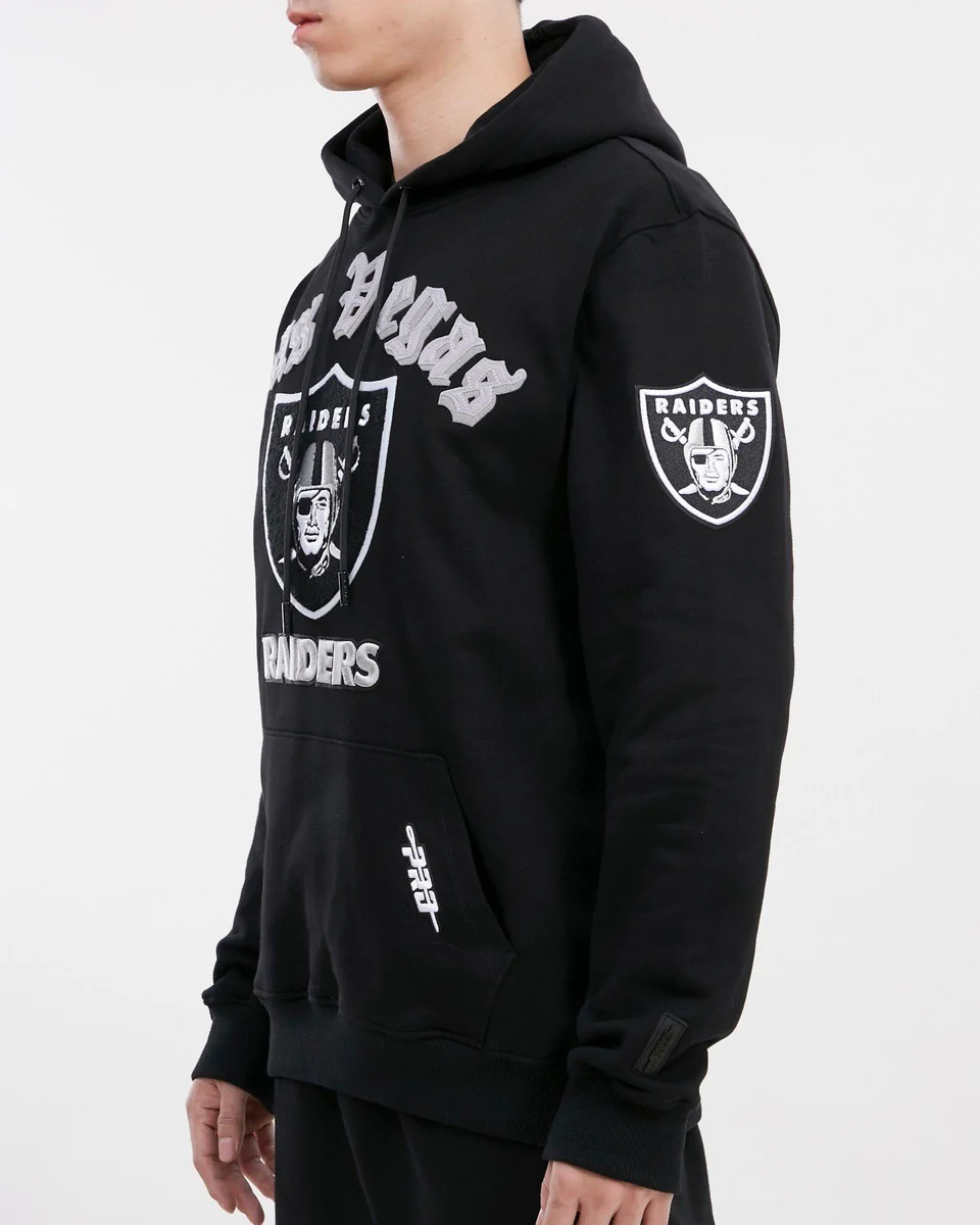 PRO STANDARD Men LAS VEGAS RAIDERS OLD ENGLISH LOGO PO HOODIE product image 3, provided for visual reference and product
