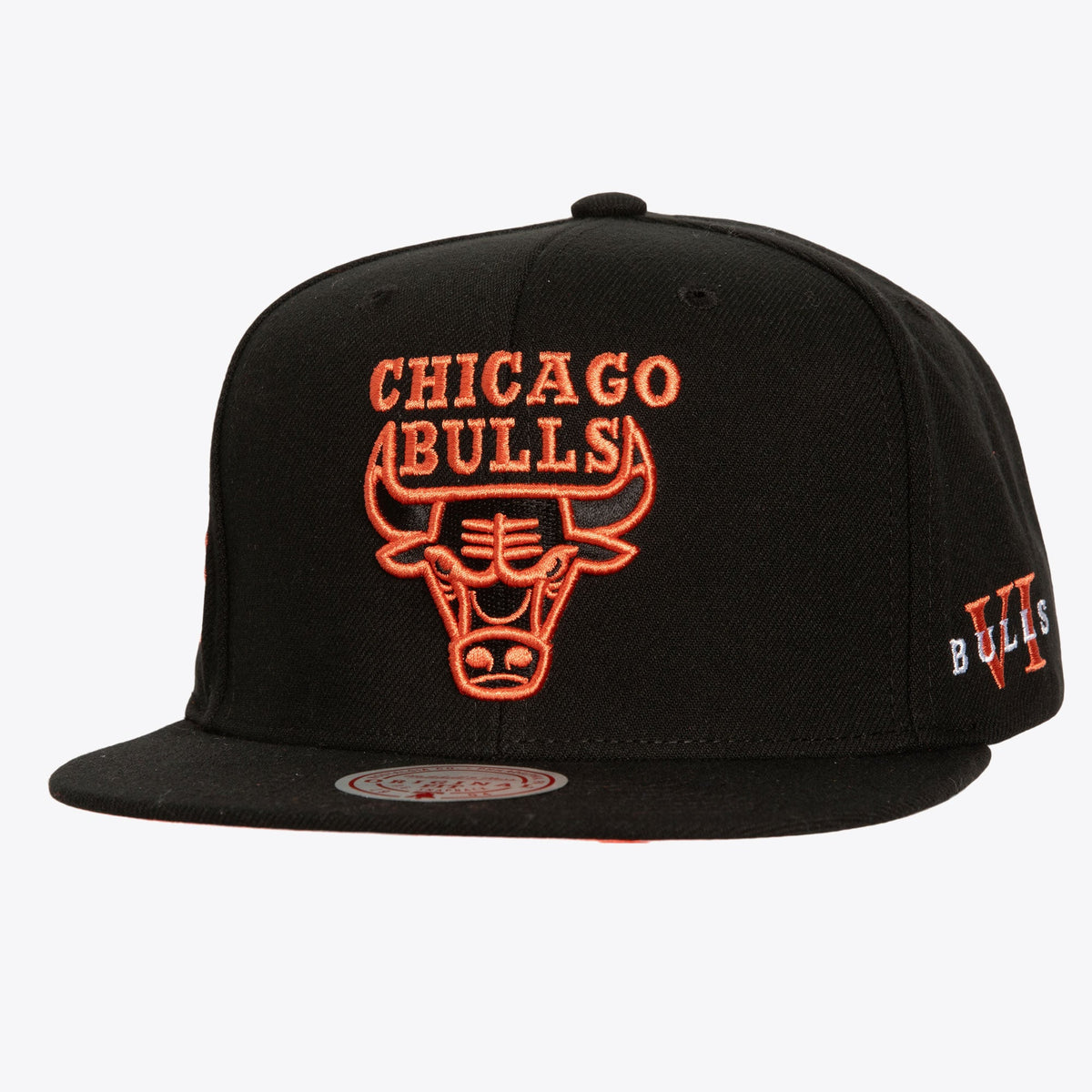 Chicago Bulls Mitchell & Ness Core VI Snapback Hat - Black product image 1