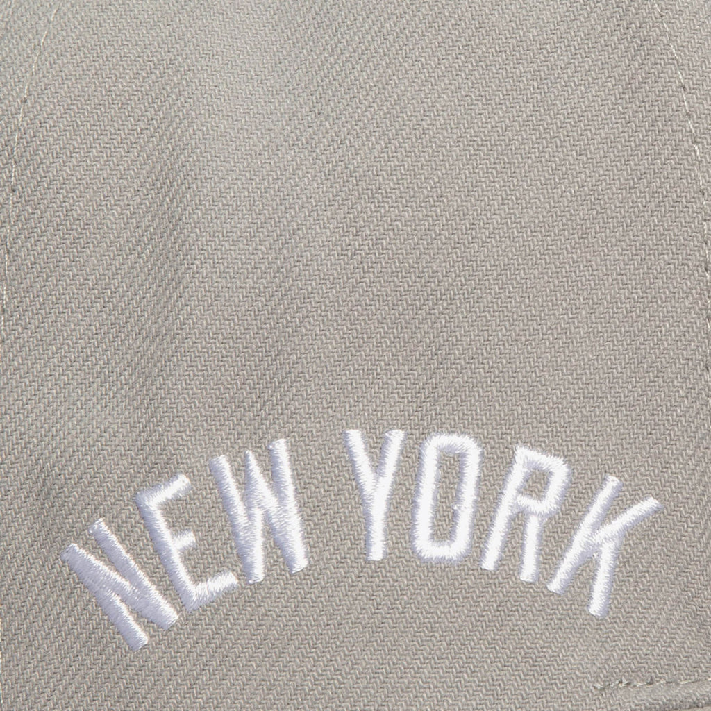 New York Yankees Mitchell & Ness MLB Evergreen Grey White product image 4