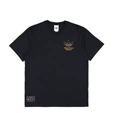 ADIDAS MANCHESTER UNITED ICON GRAPHIC T-Shirt product image 1, provided for visual reference and product detail review