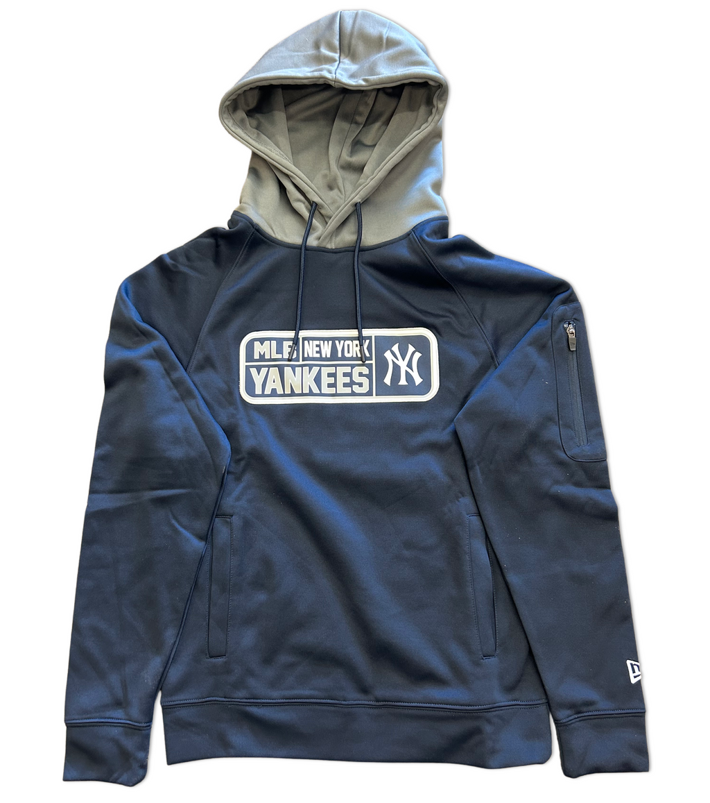 New Era New York Yankees Pullover Hoodie product image 1, provided for visual reference and product detail review