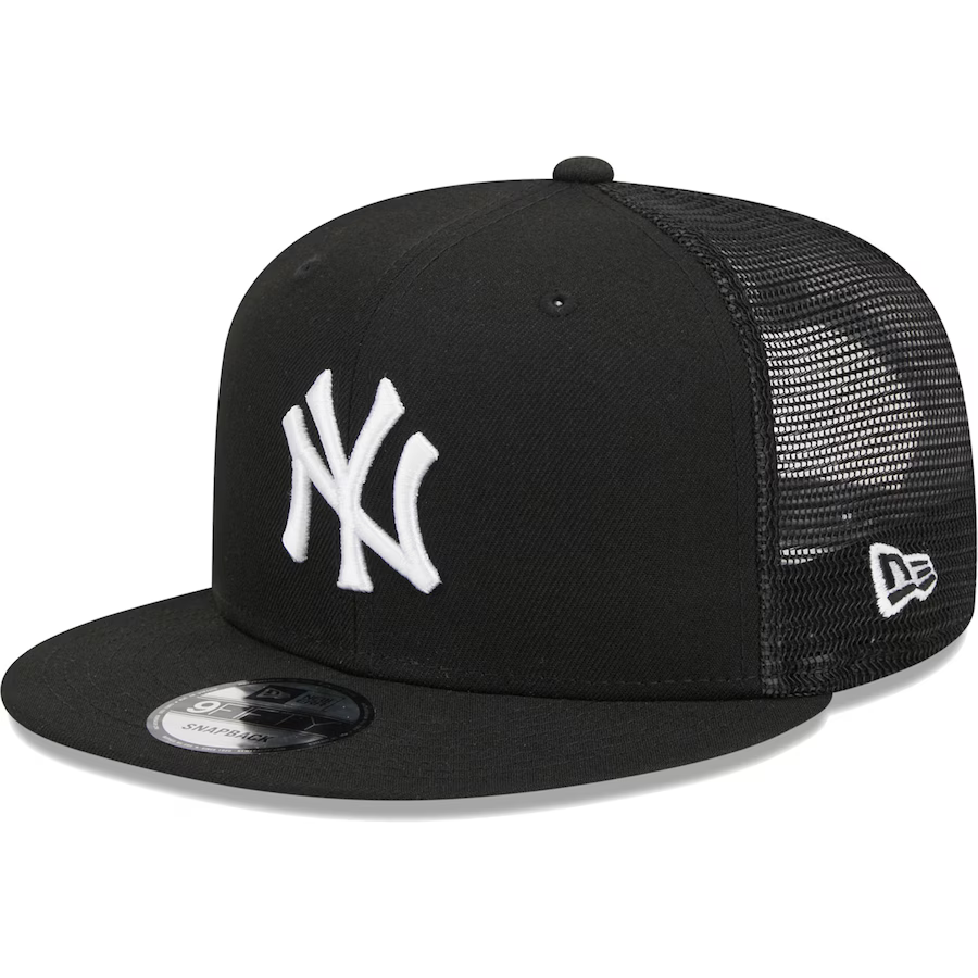 New Era New York Yankees 9FIFTYTrucker Snapback Hat-Black/White product image 2, provided for visual reference and product