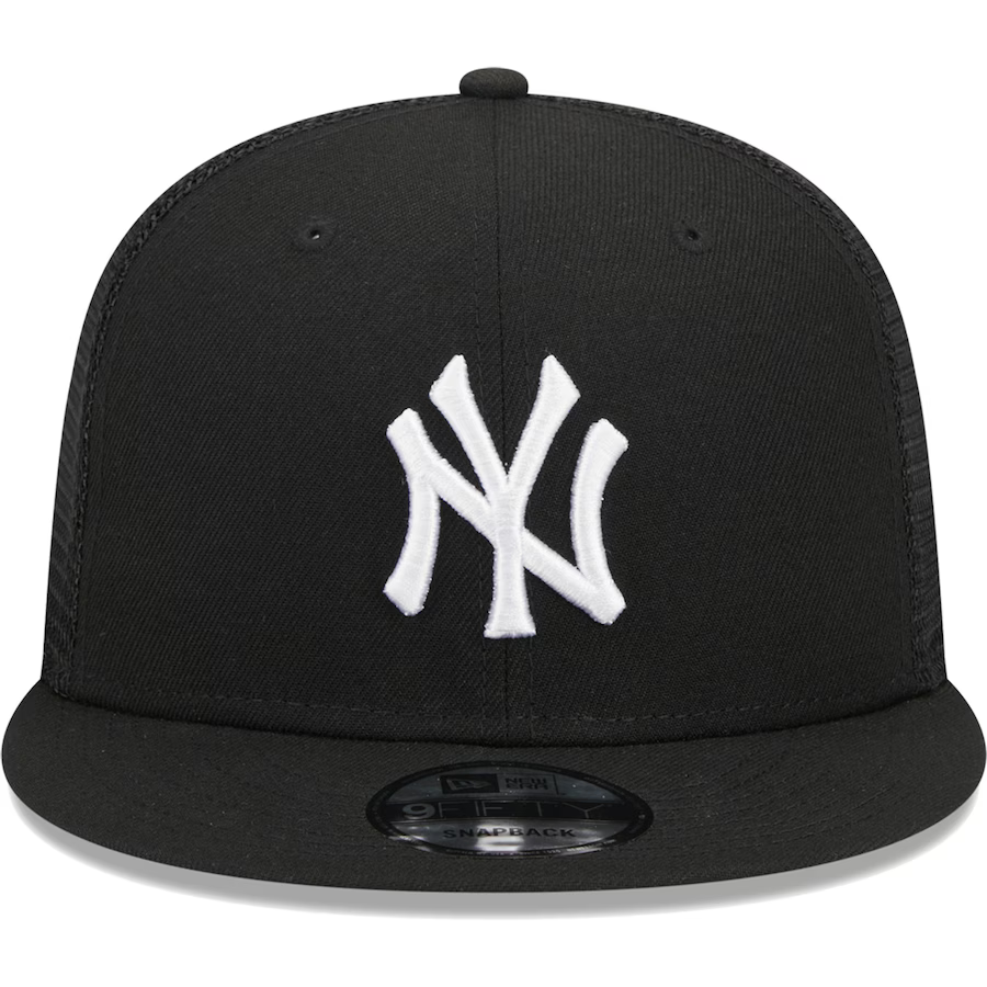 New Era New York Yankees 9FIFTYTrucker Snapback Hat-Black/White product image 3, provided for visual reference and product