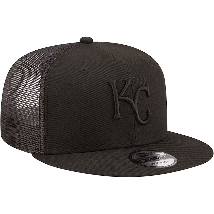 New Era Kansas City Royals Blackout 9FIFTY Trucker Snapback product image 1, provided for visual reference and product