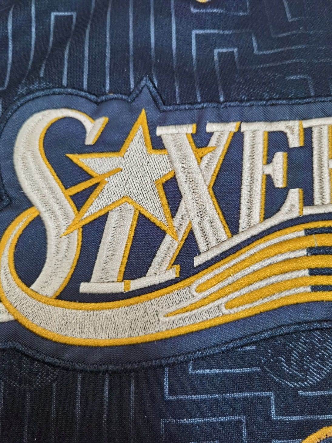 Allen Iverson Philadelphia 76ers 2000/01 Hardwood Classics product image 2